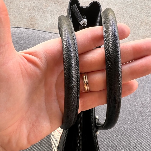 Burberry Beige House Nova Check
Small Tote With Dust Bag - Picture 8 of 12